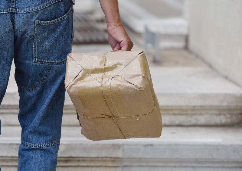 Uhićeni osumnjičeni za planiranje sabotaža, slali pakete za Ukrajinu koji su trebali eksplodirati