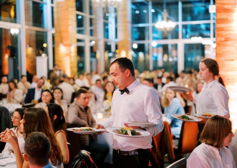 Irski chef pokrenuo buru napadom na mušterije koje 'ne jedu i ne piju dovoljno'