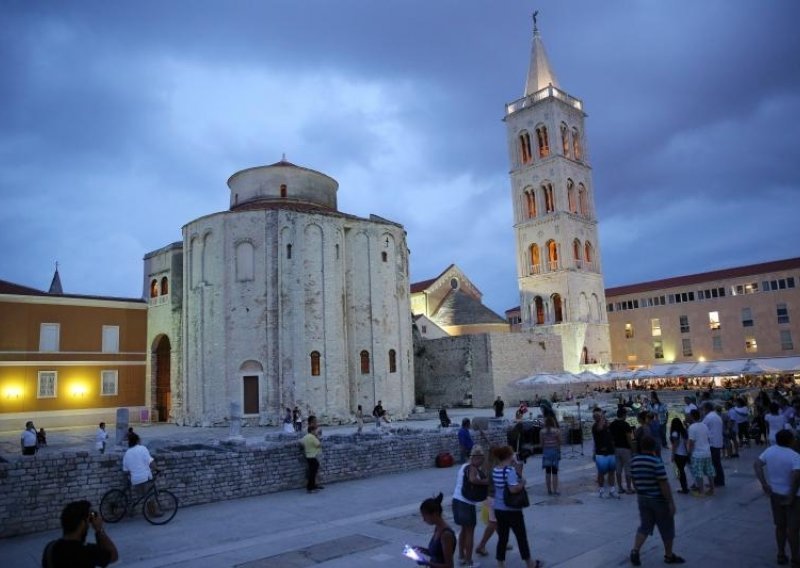 Zadrani bježe u vikendice, a turiste puštaju u stanove