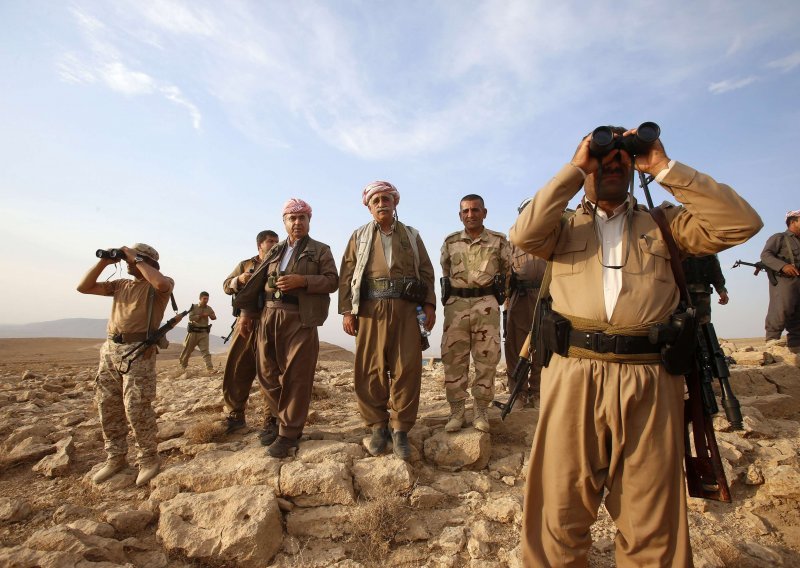 [VIDEO] Pogledajte zapanjujuće hrabre kurdske pirotehničare na djelu