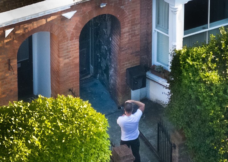 Policija uhitila 21-godišnjeg Ukrajinca zbog podmetanja požara na kući britanskog premijera