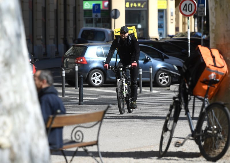 'Studenti bi radili kao dostavljači ili taksisti, ali tvrde da aplikacije diskriminiraju Hrvate'