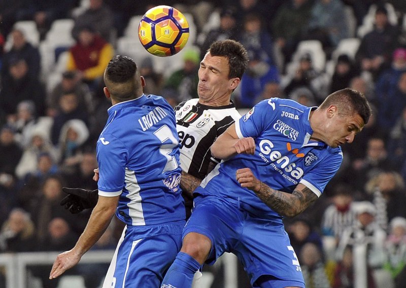 VIDEO: Neočekivani kiks Mandžukića i Pjace, zaustavljen Juventusov niz