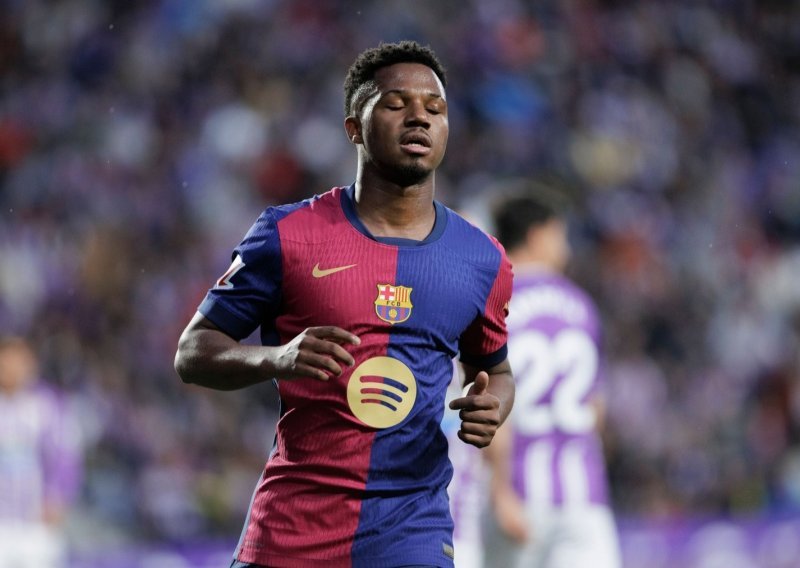 Predviđali su mu veliku budućnost, sada ga se Barcelona svim silama želi riješiti