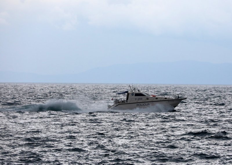 Poznanik prijavio nestanak, tijelo ronioca na dah pronašli kod otoka Krka
