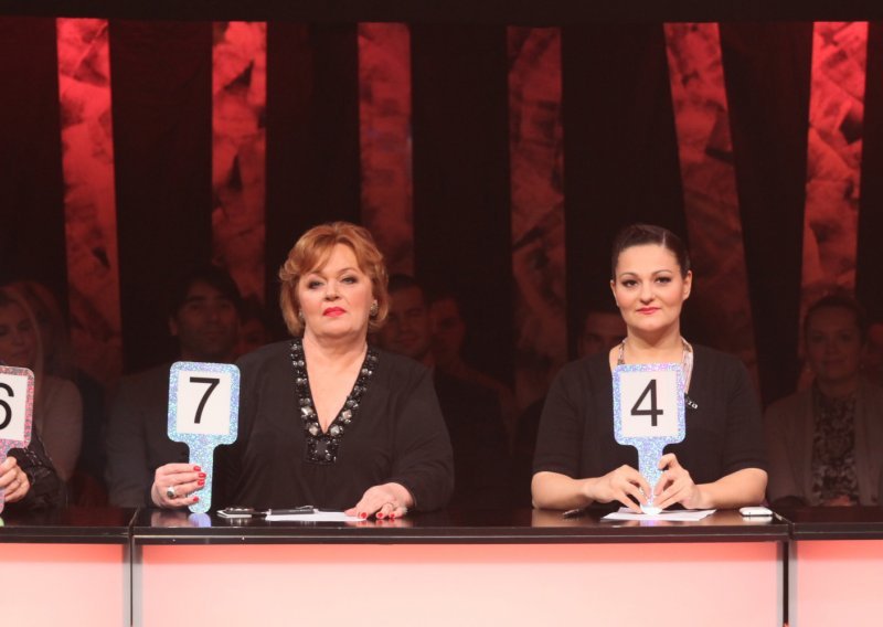 'Zvijezde pjevaju' - mlaćenje mrtvoga konja s istim natjecateljima