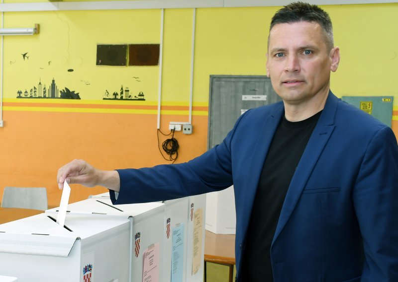Državni tajnik i rukometni trener koji je izbacio iz igre Ikić Baniček: Tko je Domagoj Orlić