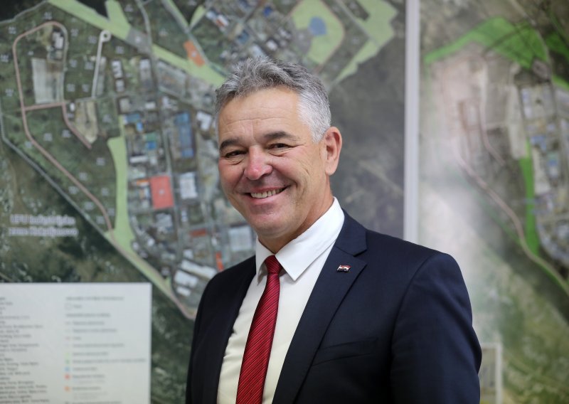 Jedan od najdugovječnijih, gradonačelnik Bakra već 21 godinu: 'Već sam u uredu'