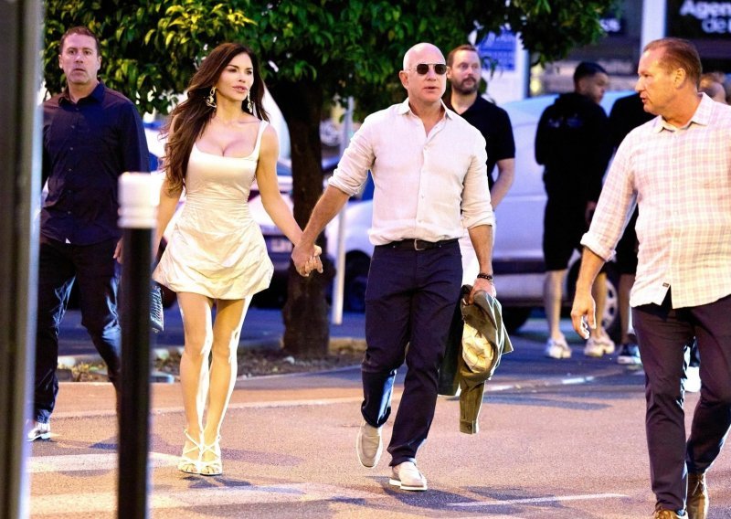 Lauren Sanchez prošetala u sandalama koje mnogi ne podnose, a ponovo su veliki hit