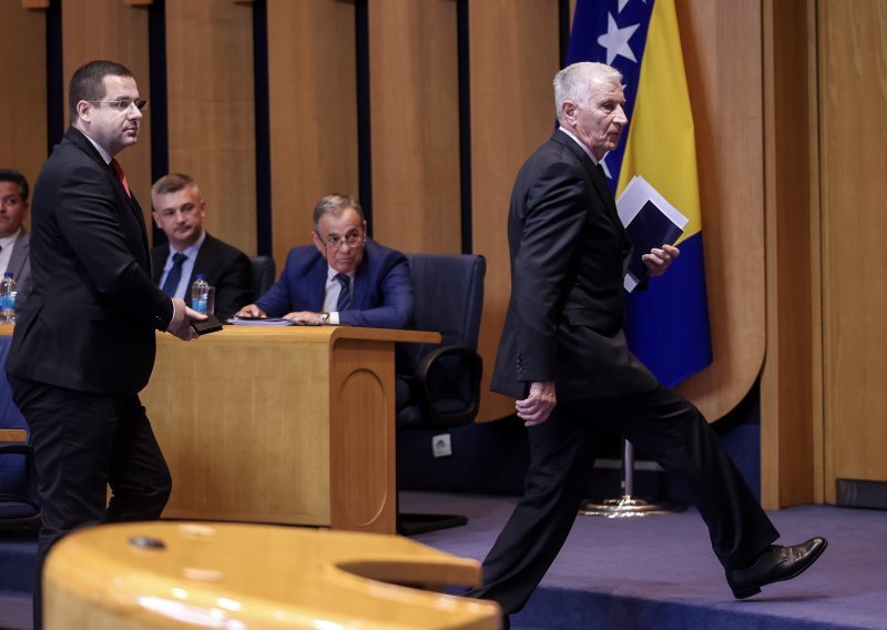 Burno u BiH: Dodikovi zastupnici srušili kvorum