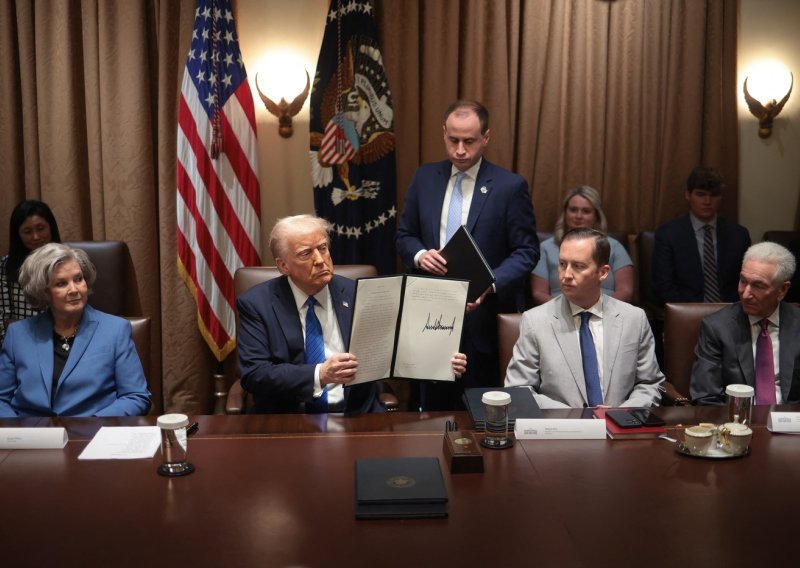 Nevjerojatno: Trump pomilovao oca svog zeta, od danas je ambasador u Parizu