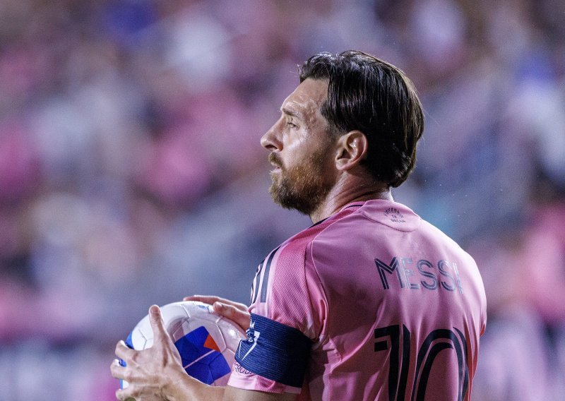Razočarani Messi poručio čelnicima Barcelone: 'Real je doveo genija. Ući će u povijest'