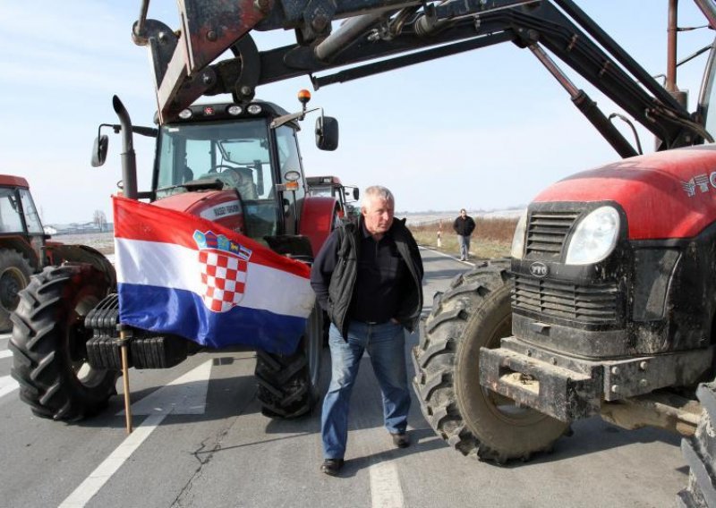 Seljaci nastavljaju s blokadom ludbreške prometnice