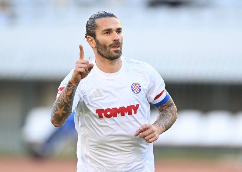 Marko Livaja pokazao je srednji prst navijačima Rijeke, a sad strepi od moguće kazne