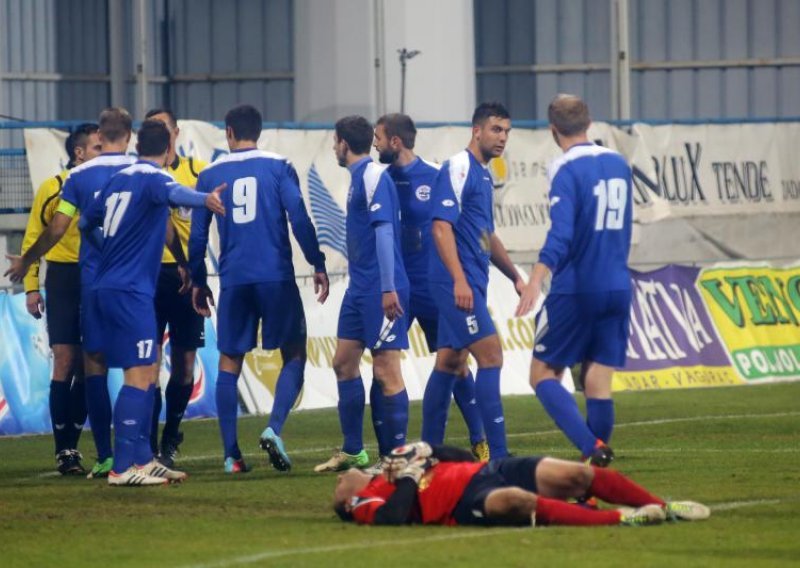 Hajduk vodio sumnjivim golom, Hrgović ga šokirao!