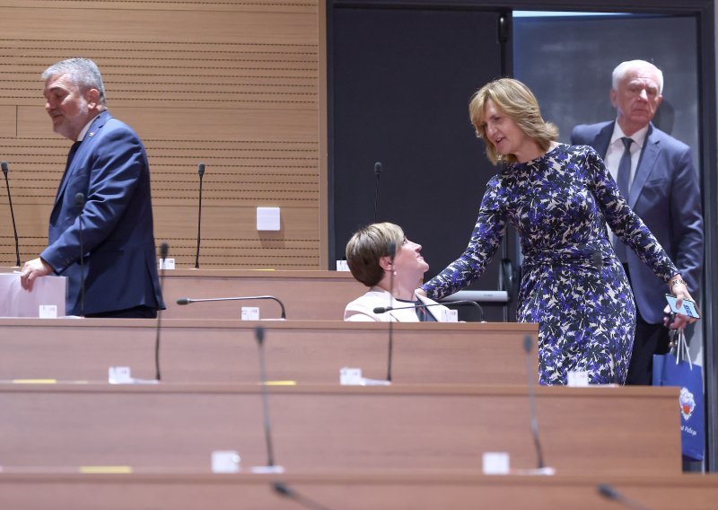 Zastupnici jednoglasni: Banke više neće naplaćivati naknadu za osnovne usluge