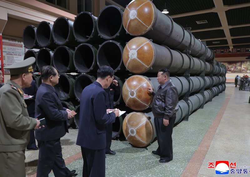 Teška nesreća pri porinuću razarača u Sjevernoj Koreji; Kim: Ovo je kriminal