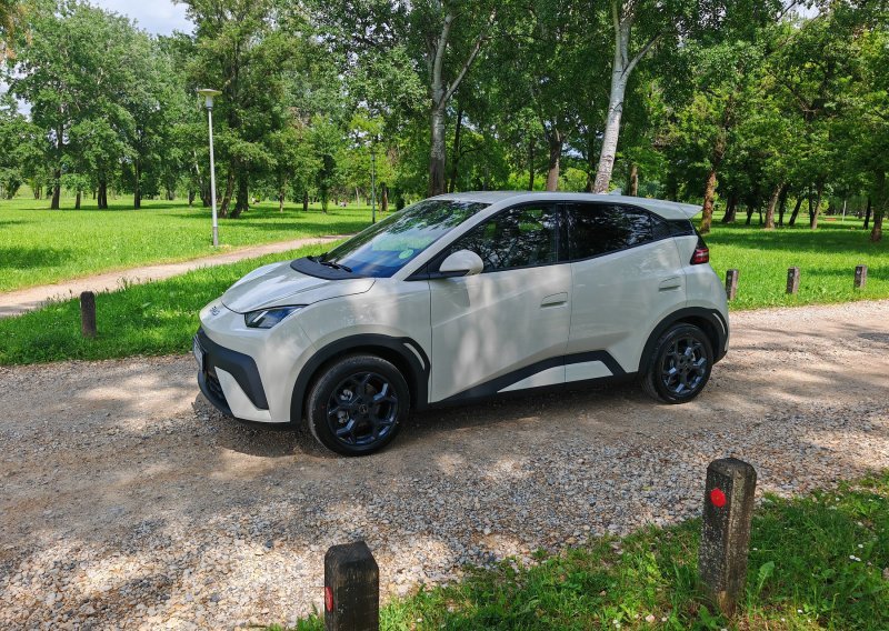 Kina želi ublažiti žestoku konkurenciju u automobilskom sektoru
