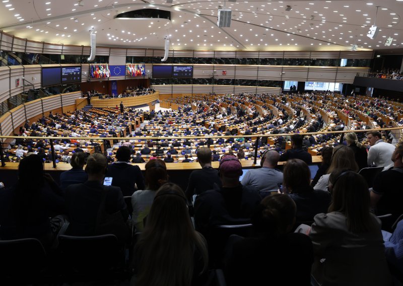 Eurozastupnici dali 'zeleno' svjetlo povećanju carina na gnojivo iz Rusije i Bjelorusije
