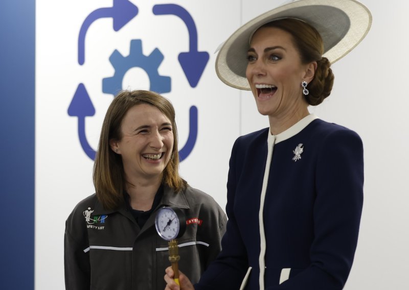 Kate Middleton razbila bocu viskija na ceremoniji u Škotskoj
