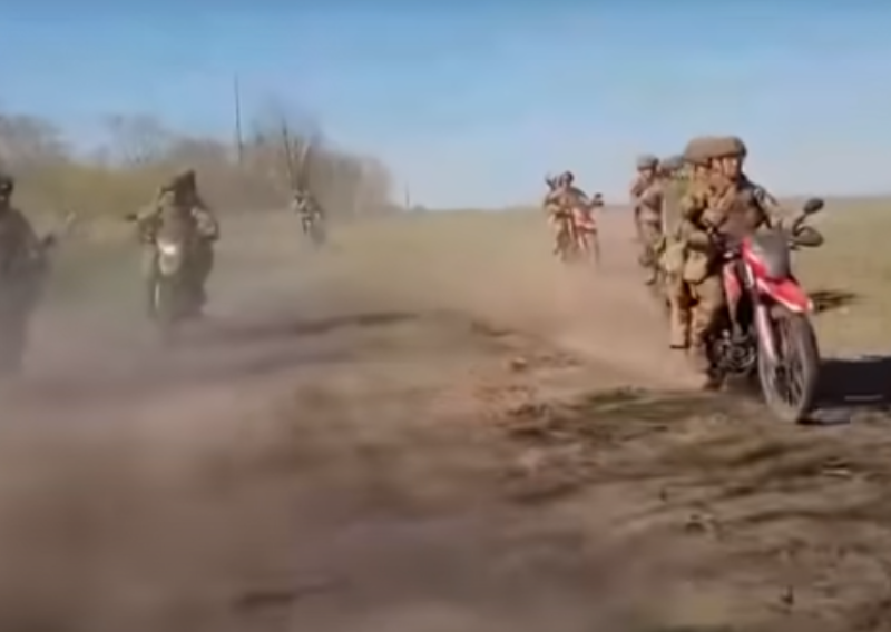Nova taktika: Ukrajinska vojska uvela motocikle za brze juriše na prvoj crti