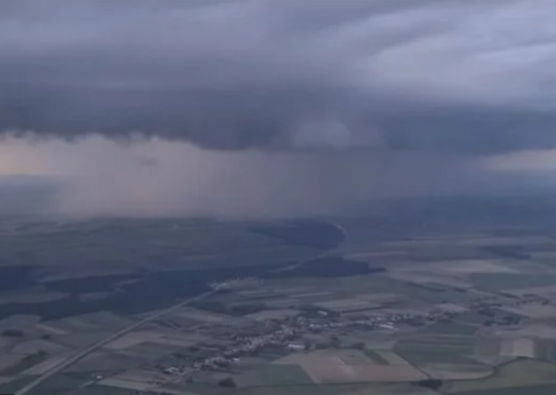 Potop u Osijeku; helikopter hitne pomoći snimio olujnu ćeliju iznad grada