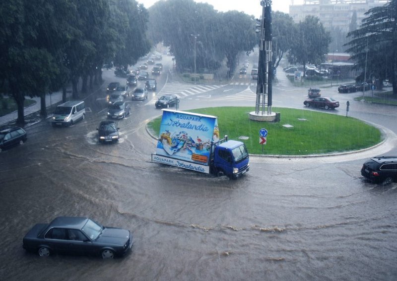 Obilne kiše opet izazvale poplave u Puli