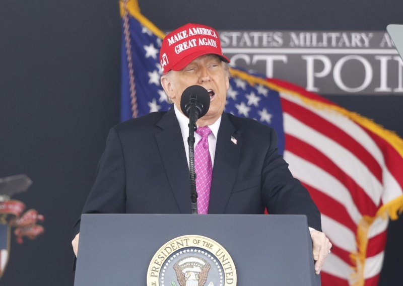 Trump: Gulila nas je svaka zemlja ovog svijeta, NATO nas je iskorištavao