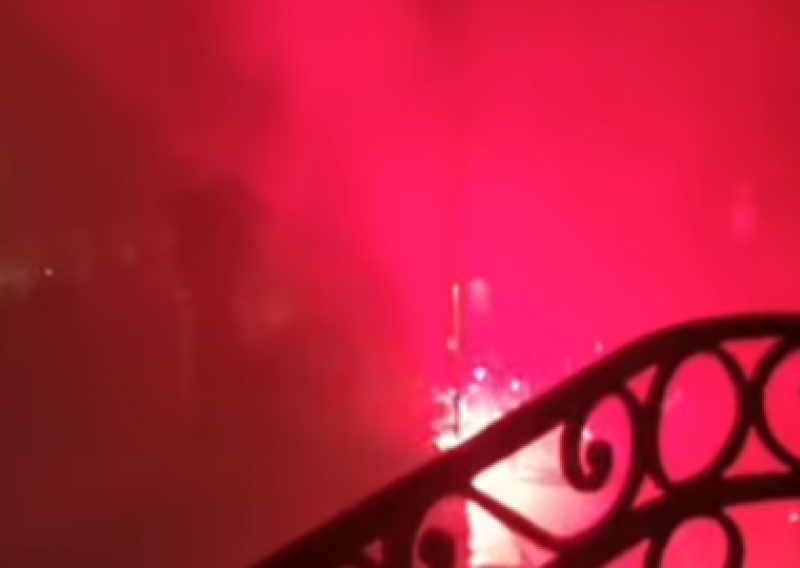 Baklje, topovski udari i policijske sirene; pogledajte scene ispred hotela Slaven Belupa