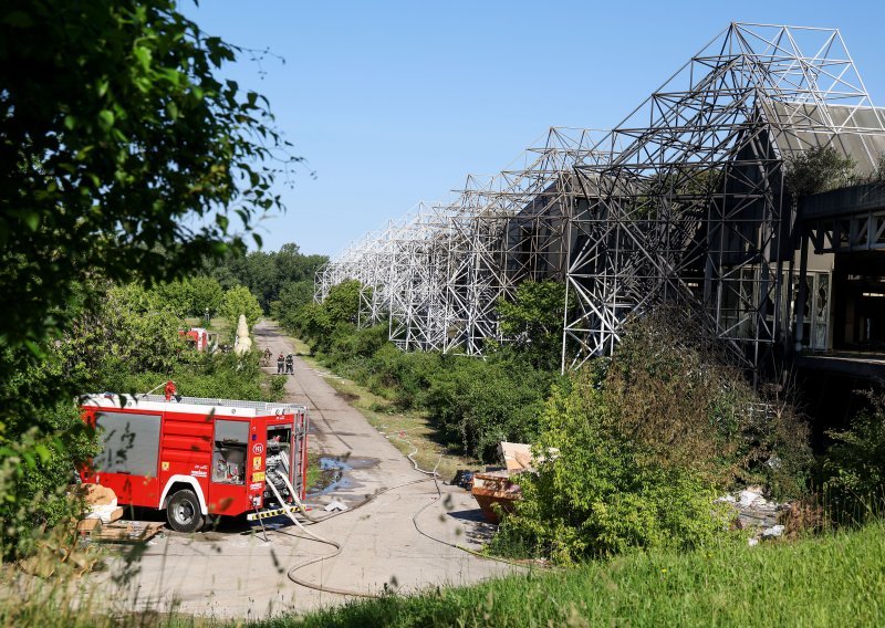 FOTO Požar stavljen pod kontrolu, ovako danas izgleda bolnica u Blatu