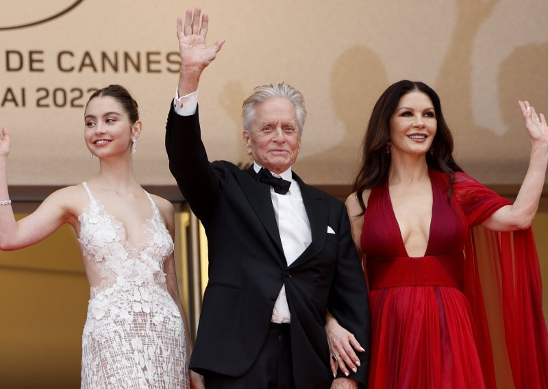 Obitelj je imala razloga za slavlje: Fotografija Catherine Zeta-Jones otkrila sretne vijesti