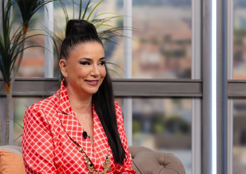 'Prolio je vodu, nastao je kaos': Alkina buduća snaha o prosidbi i odnosu s poznatom svekrvom