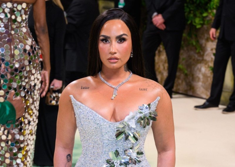 Udala se Demi Lovato, a svojom vjenčanicom sve je ostavila bez riječi
