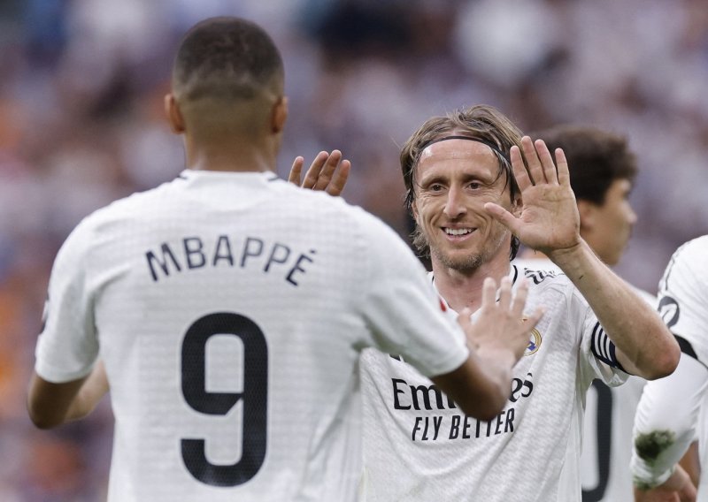 Cijeli stadion je želio samo jedno, ali Modrić je rekao: Ne! Potvrđuje to i snimka