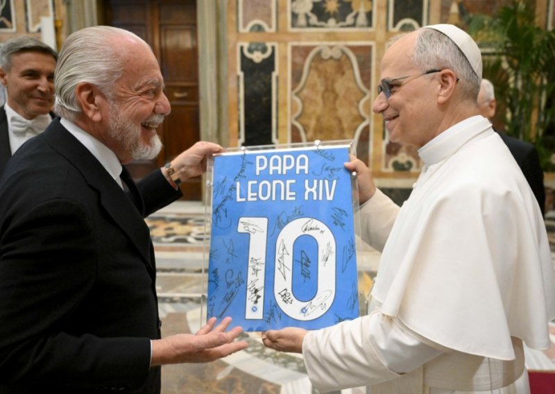 Papa Lav XIV primio igrače Napolija pa im poslao znakovitu poruku