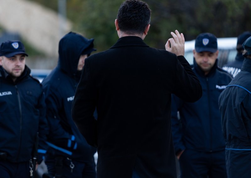 Policija zabranila Norijadu u Mostaru, stanje se ne smiruje: Hrvatske učenike namlatili palicama