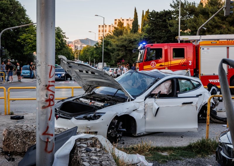Vozač Tesle koji je usmrtio pješakinju završio u pritvoru, policija potvrdila da je vozio prebrzo