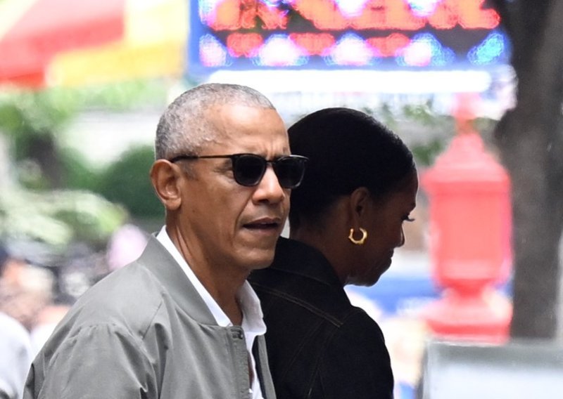 Barack i Michelle Obama stali na kraj glasinama o razvodu: Prvi put u javnosti nakon 6 mjeseci