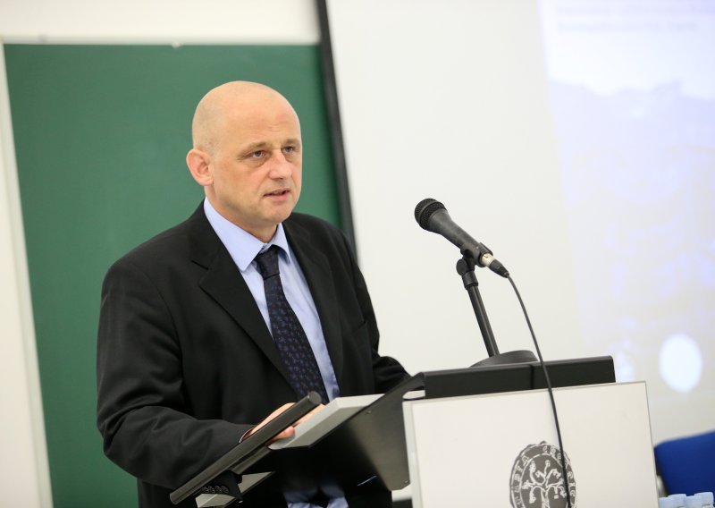 Grčević: Hrvatski jezik u BiH treba biti dio nacionalnog plana jezične politike u RH