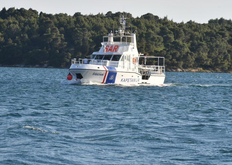 Broj 195 koristi se za dojavu pomorskih nesreća ili opasnosti ne vremenske prognoze