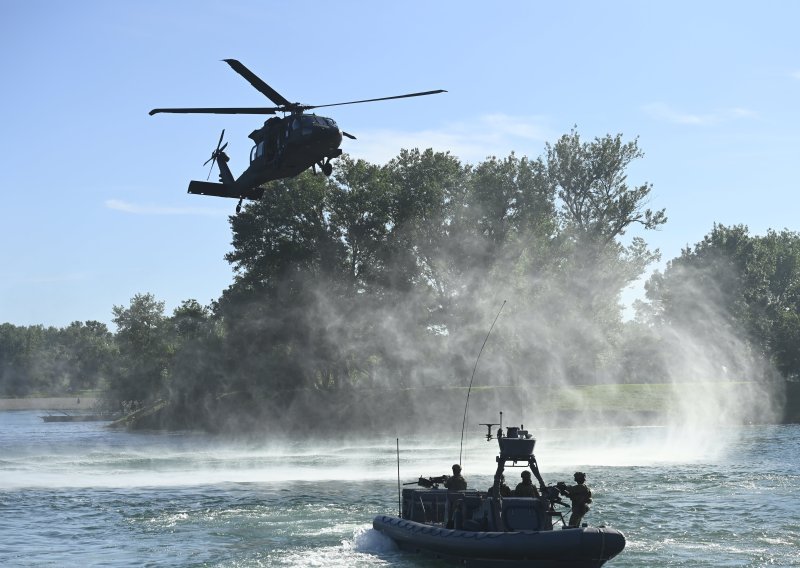 Akcijske scene na Jarunu: Hrvatska vojska pokazala što sve može, letjeli i Rafalei