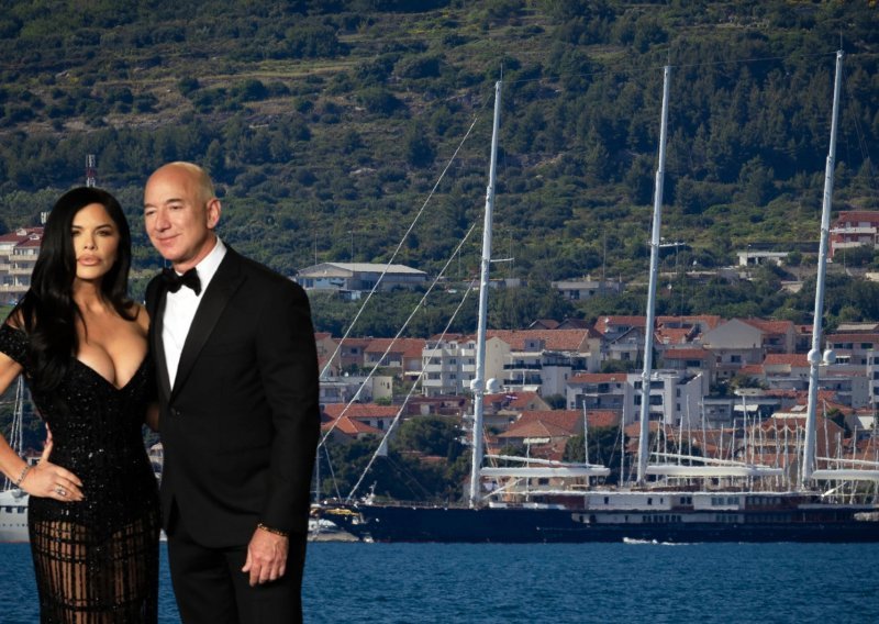 Bezosova luksuzna mega jahta uplovila u Kaštela, a svi se pitaju samo jedno...