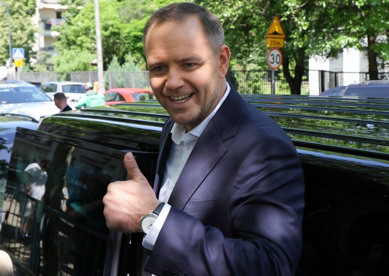 Tko je Nawarocki; obožavatelj Trumpa pobijedio na predsjedničkim izborima u Poljskoj