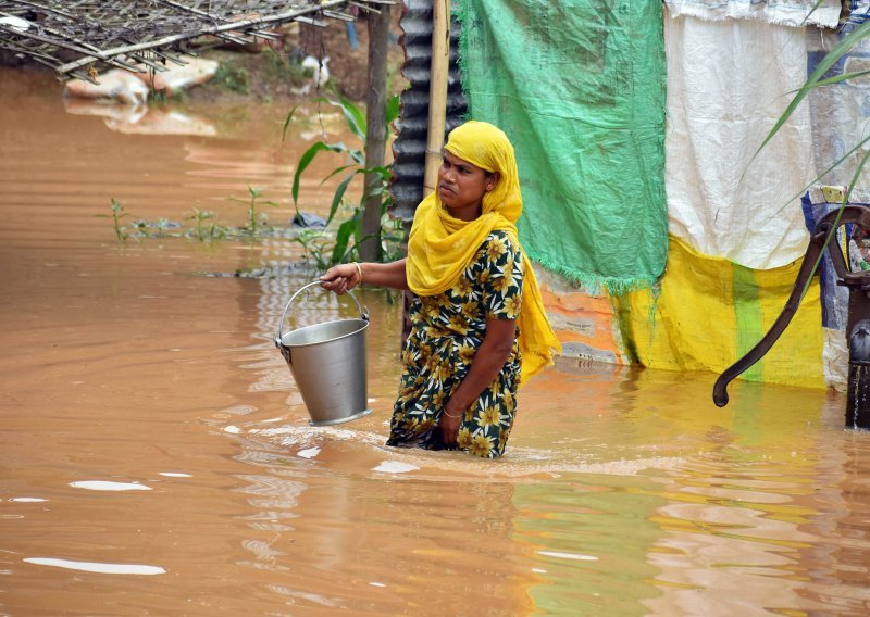 Poplave pokrenula klizišta u Indiji; najmanje 34 poginulih