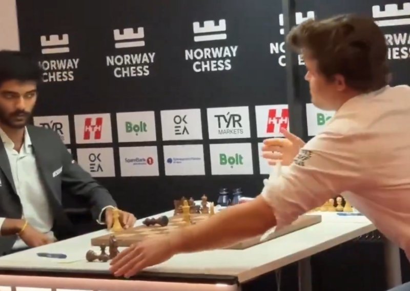 Pogledajte nevjerojatne scene u šahu. Carlsen šokantno izgubio pa porušio figure na ploči