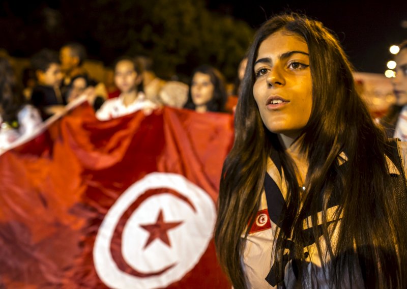 Tunižani prosvjedima osudili terorističke napade