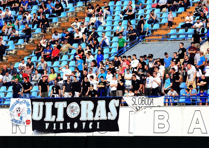Žestoka poruka navijača Cibalije Vukovaru: Ne zaslužujete naš stadion!