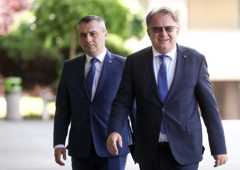 Stranački čelnici BiH bez dogovora oko izlaska iz krize