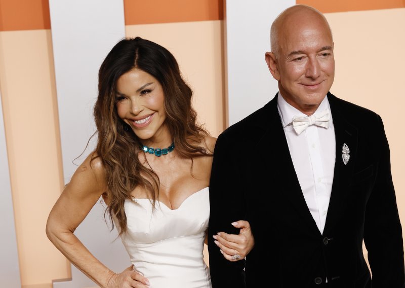 Bezos i njegova Lauren imaju poseban zahtjev za svoje goste: Nisu kuverte!