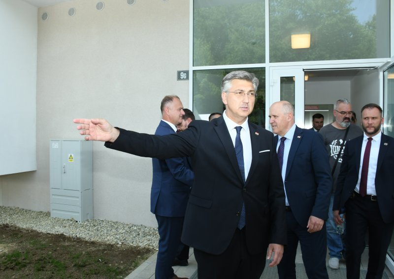 Plenković u Sisku najavio nastavak infrastrukturnih ulaganja